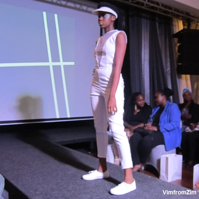 Look 2 - Prophet Lady - ACES