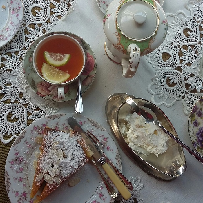 antique-rose-vanilla-cake-vimfromzim